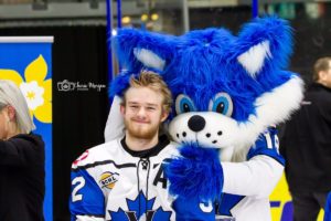 Bowes Haircut Highlights Vees Huge Win Over West Kelowna
